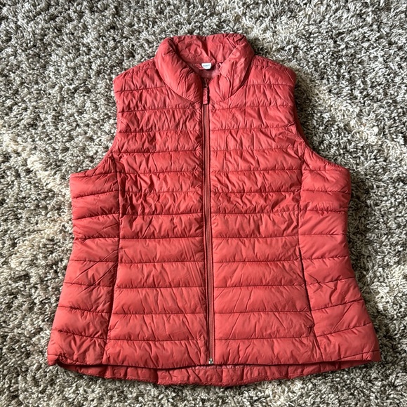 Old Navy | Rust Colored Puffer Vest - Picture 1 of 3